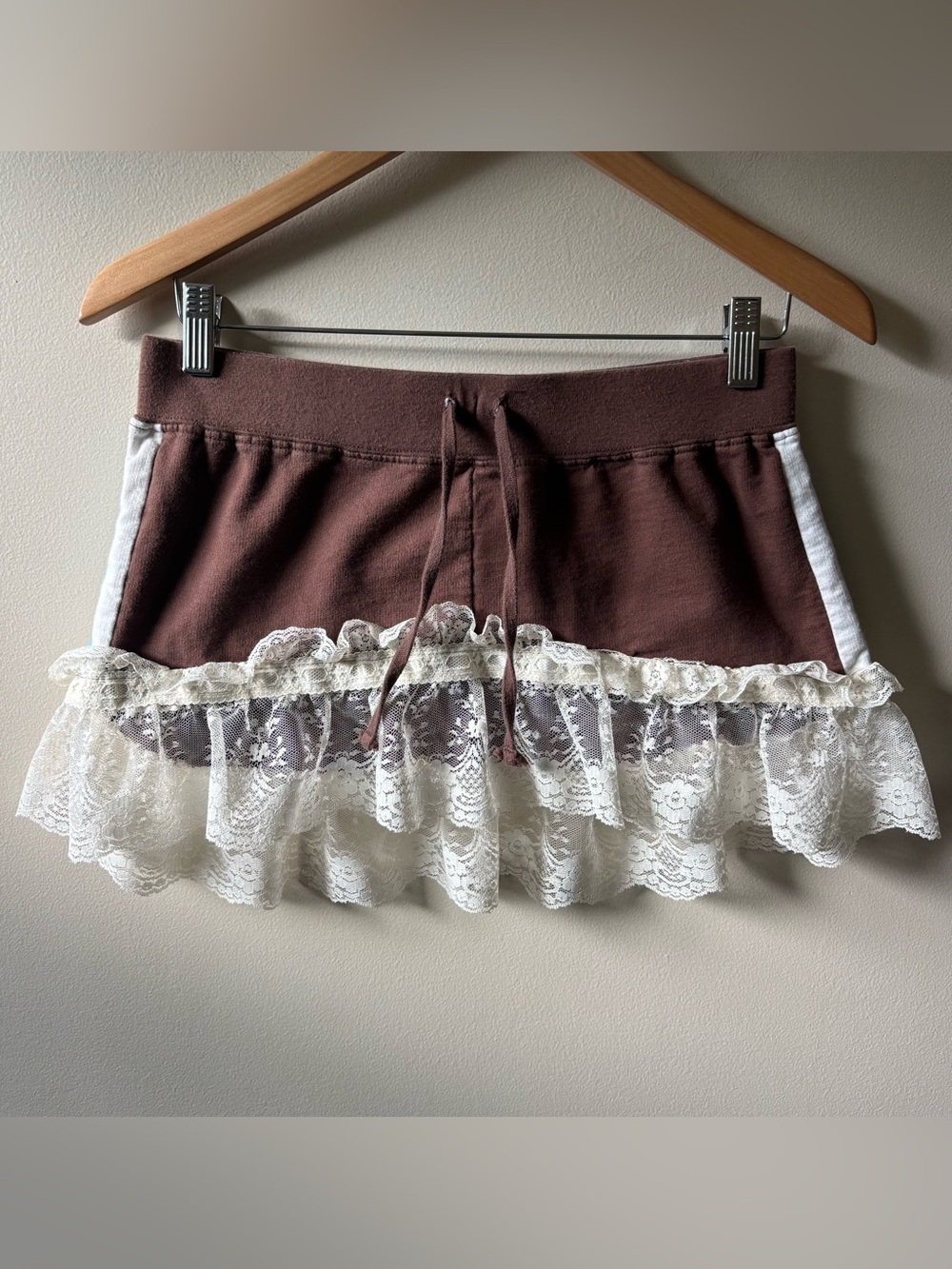 Arizona Jean Co Brown Mini Skirt with Lace Trim